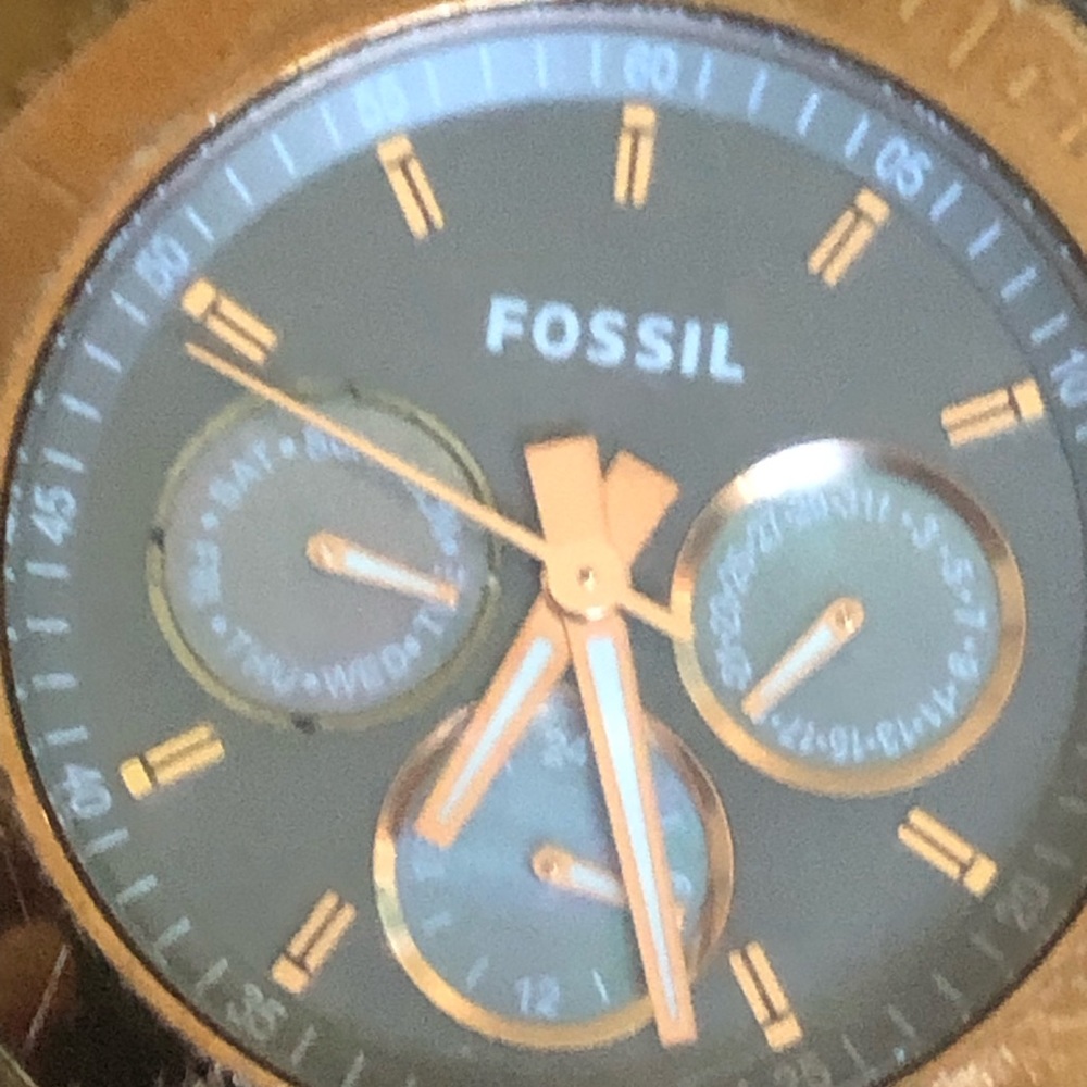 Fossil Watch Good Working Condition - image 4